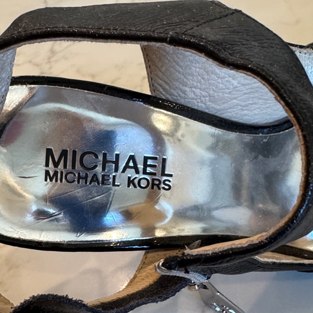 MICHAEL Michael Kors Black Zipper Heels - Picture 3 of 8